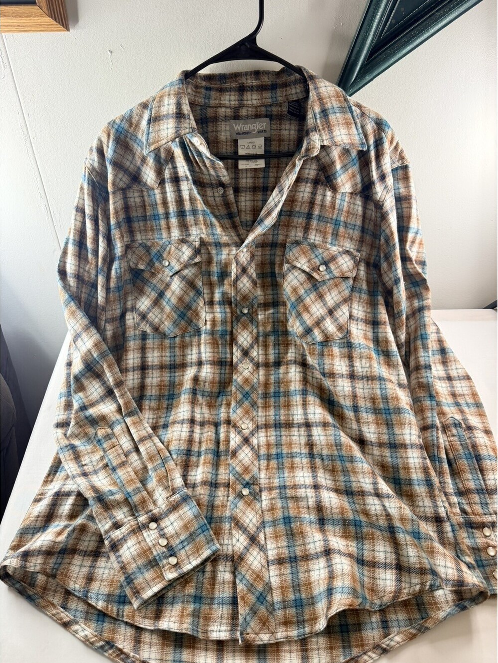 Wrangler Flannel Button-Up Shirt Men L Brown White Blue Plaid Studded Snap